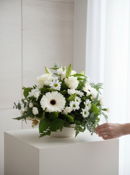 Sympathy Posy White