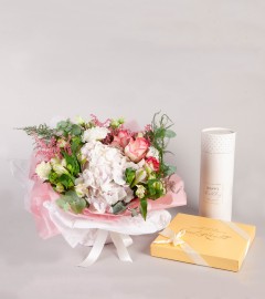 Pale Beauty with Diffuser & Chocolates