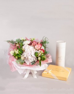 Pale Beauty with Diffuser & Chocolates
