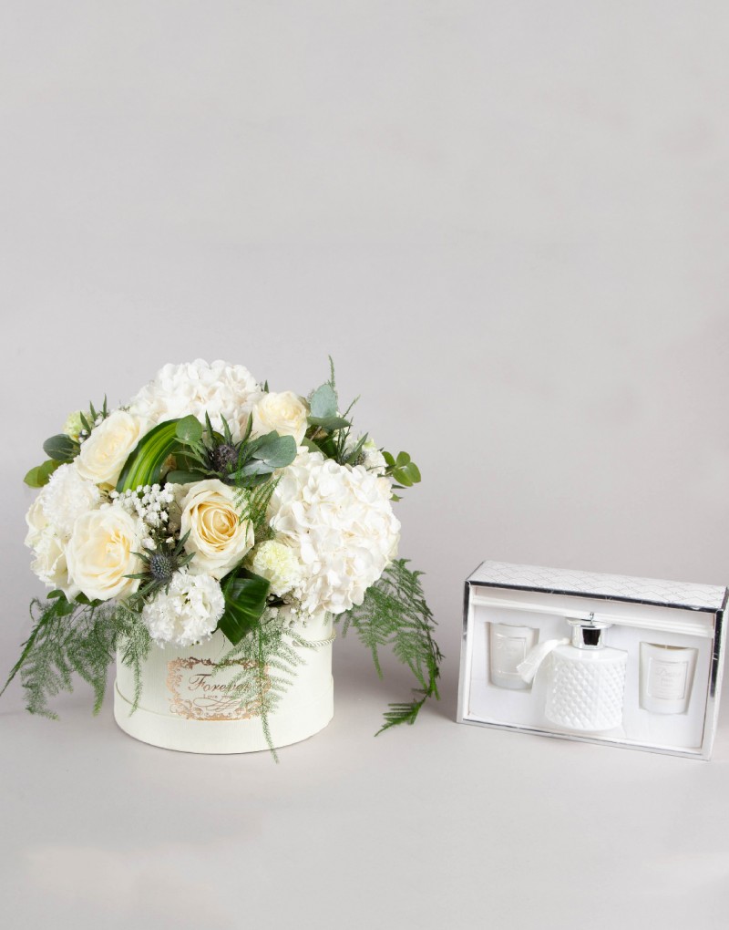 White Hatbox with Diffuser & Candle