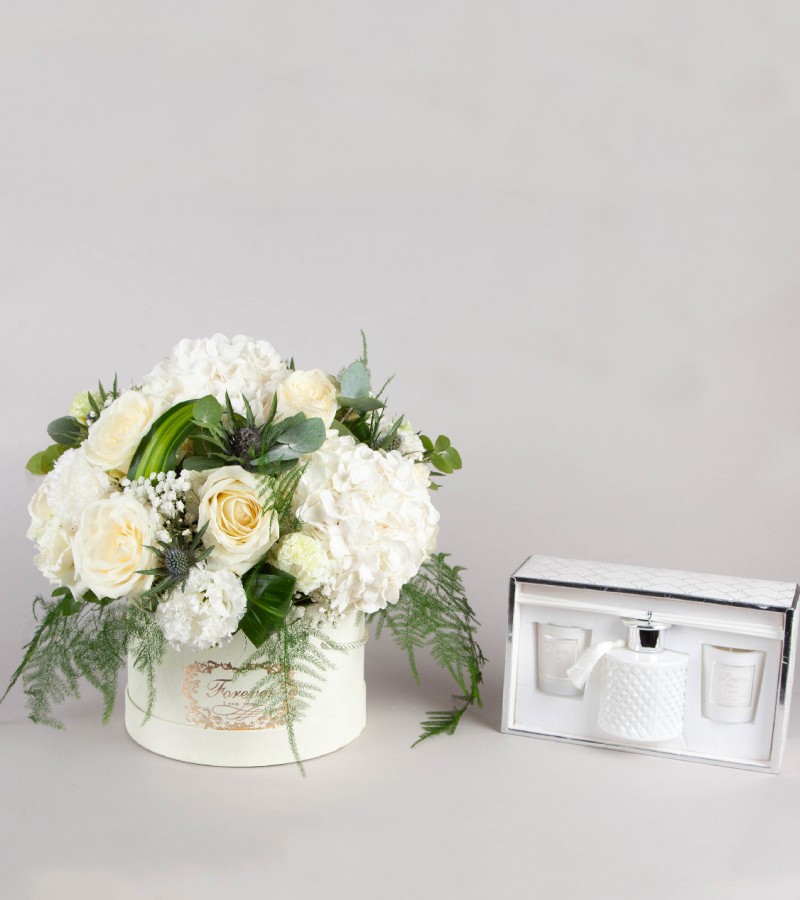 White Hatbox with Diffuser & Candle