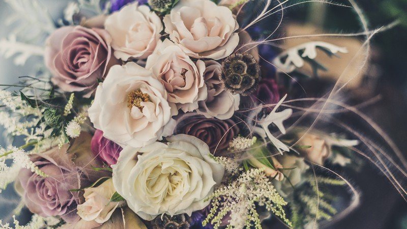 Real v Fake Flowers at Your Wedding